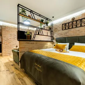 Freja- Luxury Old Town Center Apartment Zadar